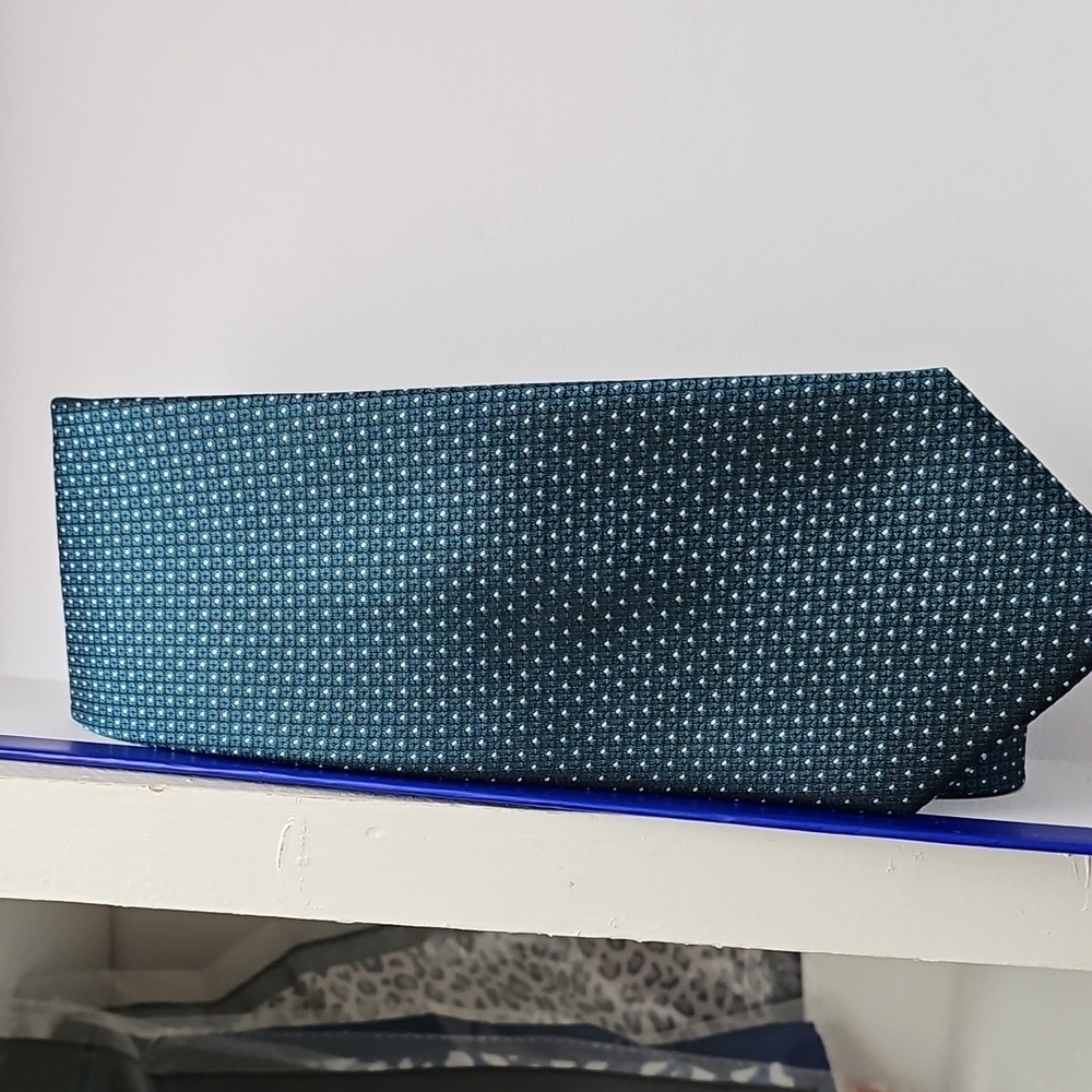 Classic Green Polka Dot Tie with Contrasting Trim